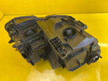 Laden Sie das Bild in den Galerie-Viewer, Frontscheinwerfer VW Tiguan 5NB941081D LED Ein Stück (Rechts oder Links)