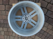 Load image into Gallery viewer, 1x Alufelge 19 Zoll 8.5&quot; 5x112 45ET Silber 4G0601025BQ Audi A6 C7 Rim Wheel