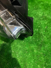 Load image into Gallery viewer, Frontscheinwerfer Kia Ceed 92102J7051 Rechts Scheinwerfer Headlight