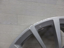 Laden Sie das Bild in den Galerie-Viewer, 1x Alufelge 18 Zoll 8.0&quot; 5x112 30ET Glanz Silber 6861224 BMW 5 G31 G30 Rim Wheel