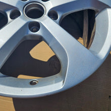 Laden Sie das Bild in den Galerie-Viewer, 1x Alufelge 17 Zoll 7.5" 5x112 49ET Glanz Silber 5G0601025BG VW Golf VII I FEL6309157637ny