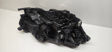 Laden Sie das Bild in den Galerie-Viewer, Frontscheinwerfer Skoda Octavia IV 5E4941009 LED Links Scheinwerfer Headlight SCH4088077730if
