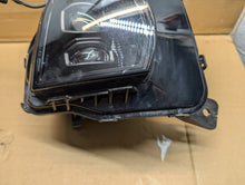 Laden Sie das Bild in den Galerie-Viewer, Frontscheinwerfer P0227069 Rechts Scheinwerfer Headlight