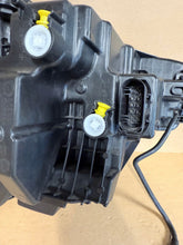Laden Sie das Bild in den Galerie-Viewer, Frontscheinwerfer Skoda Karoq 57B941009 Ein Satz Scheinwerfer Headlight SCH9605249398ld