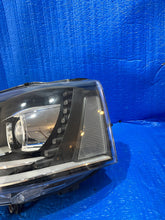 Laden Sie das Bild in den Galerie-Viewer, Frontscheinwerfer VW T5 7E5941015C Xenon Links Scheinwerfer Headlight