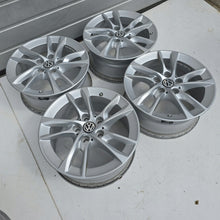 Laden Sie das Bild in den Galerie-Viewer, 4x Alufelge 16 Zoll 7.0" 5x112 47ET 6855083 BMW 4 Caddy V Golf VII Touran FEL5981274834ke