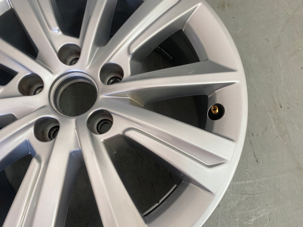 1x Alufelge 16 Zoll 6.5" 5x112 33ET Glanz Silber 7N5601025 Seat Alhambra FEL8239036039zj