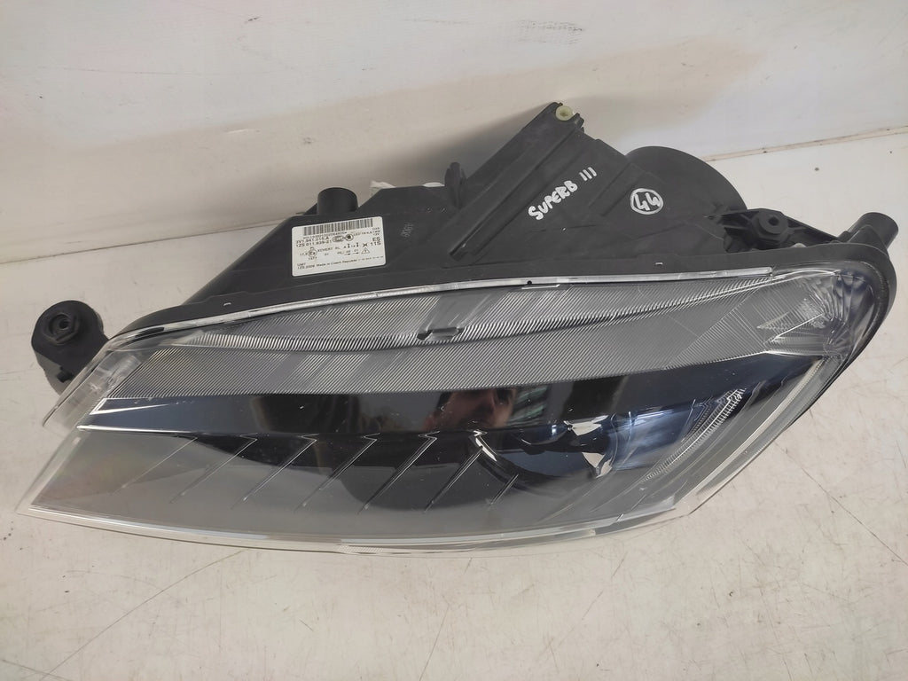 Frontscheinwerfer Skoda Superb III 3V1941015A Bi-Xenon Links Headlight