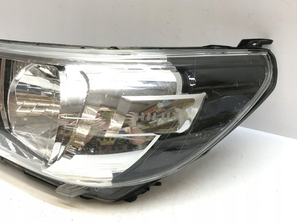 Frontscheinwerfer Toyota Hilux VIII Links Scheinwerfer Headlight SCH6728565980ms