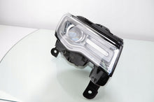 Load image into Gallery viewer, Frontscheinwerfer Jeep Grand Cherokee Wk2 68266664AH Xenon Rechts Headlight SCH7984324859jm