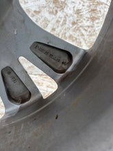 Laden Sie das Bild in den Galerie-Viewer, 1x Alufelge 18 Zoll 7.0&quot; 5x114.3 45ET Glanz 9965787080 Mazda Cx-30 Rim Wheel