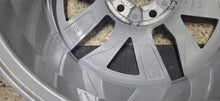 Laden Sie das Bild in den Galerie-Viewer, 1x Alufelge 17 Zoll 7.0" 5x112 46ET Glanz Silber 5E3601025E Skoda Octavia Iv FEL1634938419cy