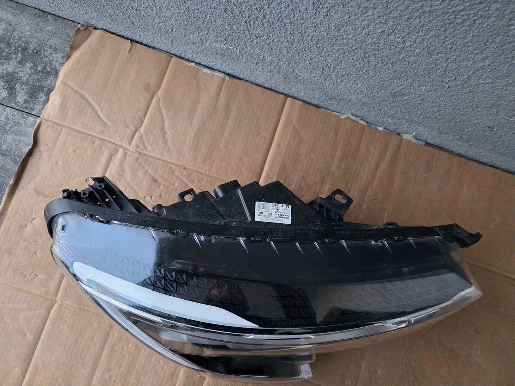 Frontscheinwerfer Renault Arkana 260107780R Rechts Scheinwerfer Headlight SCH3183748483ze