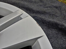 Laden Sie das Bild in den Galerie-Viewer, 1x Alufelge 16 Zoll 7.0" 5x112 48ET Glanz Silber 5H0601025 VW Golf Viii FEL4660243000ii