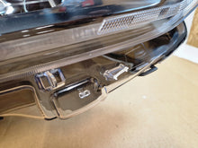 Laden Sie das Bild in den Galerie-Viewer, Frontscheinwerfer Ford Kuga LV4B-13E016-AN Full LED Rechts Headlight SCH1064439081oy
