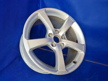 Laden Sie das Bild in den Galerie-Viewer, 1x Alufelge 17 Zoll 7.5&quot; 5x112 43ET Glanz Silber 8V0601025S Audi A3 Rim Wheel