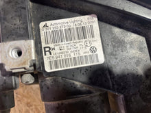 Laden Sie das Bild in den Galerie-Viewer, Frontscheinwerfer VW Transporter 7E59411016 Bi-Xenon Rechts Headlight