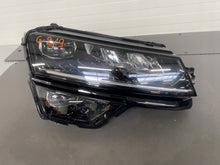 Laden Sie das Bild in den Galerie-Viewer, Frontscheinwerfer Skoda Karoq 57B941016D Rechts Scheinwerfer Headlight SCH1619722101cs