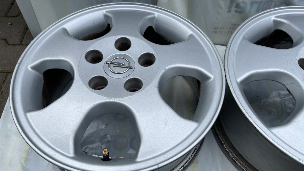 4x Alufelge 15 Zoll 6.0" 5x110 49ET Glanz Silber Opel Rim Wheel