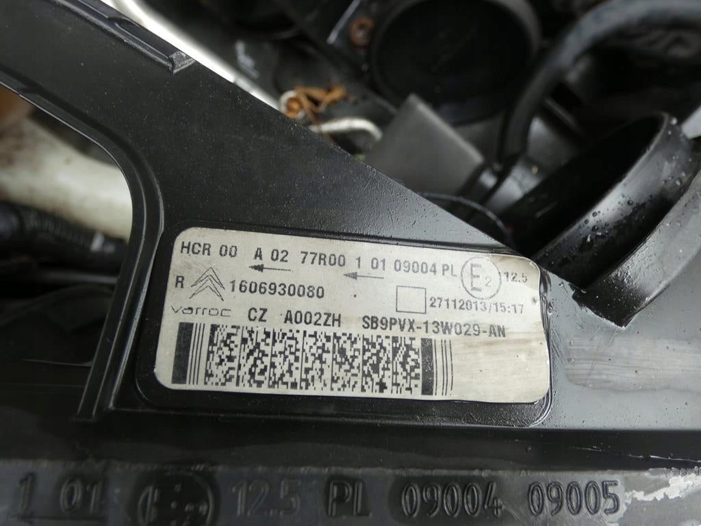 Frontscheinwerfer Citroën C3 II 1606930080 9673814980-02 Ein Satz Headlight