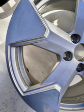 Laden Sie das Bild in den Galerie-Viewer, 1x Alufelge 18 Zoll 7.5&quot; 5x108 46ET 80000277 312010 Volvo Rim Wheel