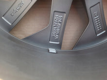 Laden Sie das Bild in den Galerie-Viewer, 1x Alufelge 17 Zoll 7.0&quot; 5x112 45ET 57A601025AR Skoda Karoq Rim Wheel