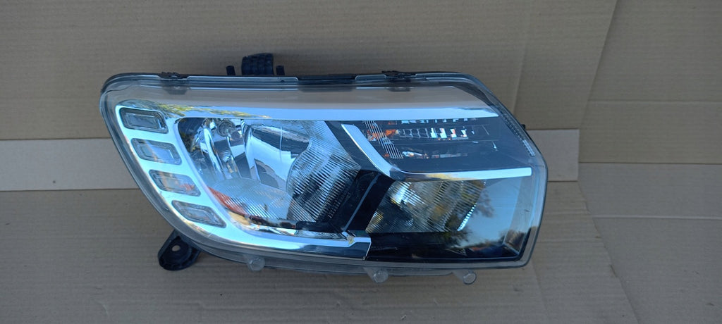 Frontscheinwerfer Dacia Sandero II 260103529R 90114431 Rechts Headlight