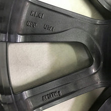 Laden Sie das Bild in den Galerie-Viewer, 1x Alufelge 17 Zoll 7.0&quot; 5x100 46ET 5JJ601025G Skoda Rim Wheel