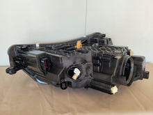 Laden Sie das Bild in den Galerie-Viewer, Frontscheinwerfer Skoda Superb III 3V1941015B Xenon Links Scheinwerfer Headlight