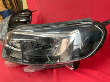 Laden Sie das Bild in den Galerie-Viewer, Frontscheinwerfer Opel Zafira Vivaro 9832836480 9832837680 Xenon Ein Satz