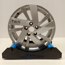 Laden Sie das Bild in den Galerie-Viewer, 1x Alufelge 15 Zoll 5.5" 5x100 40ET Glanz Silber 2G0601025BB VW Polo Iv FEL2123055133ck