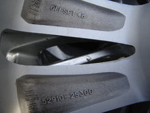 Load image into Gallery viewer, 1x Alufelge 18 Zoll 6.5&quot; 5x114.3 48ET 52910-2S300 Hyundai Tucson Rim Wheel