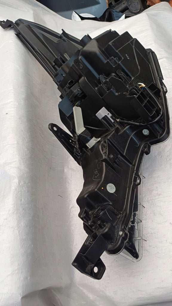 Frontscheinwerfer Toyota Avensis 12V23825 LED Ein Stück (Rechts oder Links) SCH8189163167lg