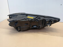 Laden Sie das Bild in den Galerie-Viewer, Frontscheinwerfer Audi A8 D5 4N0941085 Laser Ein Stück (Rechts oder Links)