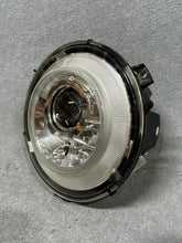 Load image into Gallery viewer, Frontscheinwerfer BMW W463 Xenon Ein Satz Scheinwerfer Headlight SCH8582756990lb