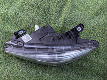 Laden Sie das Bild in den Galerie-Viewer, Frontscheinwerfer Mercedes-Benz Cla A1179065100 Bi-Xenon Links Headlight SCH3460211503dc