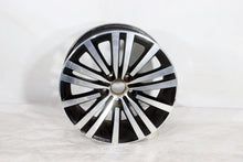 Laden Sie das Bild in den Galerie-Viewer, 1x Alufelge 17 Zoll 7.5" 5x112 Schwarz 3AA601025G VW Passat B7 Rim Wheel FEL1629400742hh