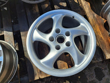 Laden Sie das Bild in den Galerie-Viewer, 1x Alufelge 18 Zoll 9.0" 5x130 99336213601 Porsche Rim Wheel FEL2729338984qt
