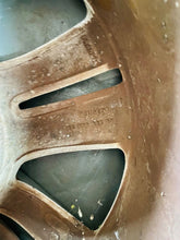 Laden Sie das Bild in den Galerie-Viewer, 1x Alufelge 16 Zoll 5x108 Weiß 9677989577 Peugeot 308 Rim Wheel FEL5013739491nx