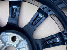 Load image into Gallery viewer, 1x Alufelge 17 Zoll 7.0&quot; 5x108 48 5ET GX73-1007-RB Jaguar Xe X760 X260 Rim Wheel