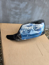 Load image into Gallery viewer, Frontscheinwerfer Skoda Yeti 5L1941015 Xenon Links Scheinwerfer Headlight