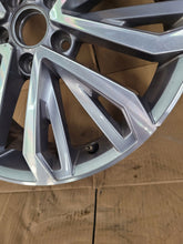 Laden Sie das Bild in den Galerie-Viewer, 1x Alufelge 18 Zoll 7.0" 5x112 45ET Glanz 2GA601025E Mg T-Roc Rim Wheel FEL7088929954yz