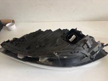 Laden Sie das Bild in den Galerie-Viewer, Frontscheinwerfer VW Golf VIII 90150891 5H1941006C Rechts Scheinwerfer Headlight SCH5659103257rv