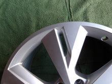 Laden Sie das Bild in den Galerie-Viewer, 1x Alufelge 20 Zoll 8.0" 5x112 45ET Glanz Silber 89A601025D Audi E-Tron E Tron FEL3410574342ad