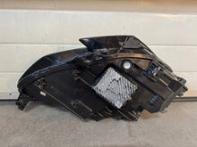 Laden Sie das Bild in den Galerie-Viewer, Frontscheinwerfer Audi A3 8Y0941033 LED Links Scheinwerfer Headlight SCH4689490543xs