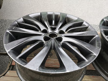 Laden Sie das Bild in den Galerie-Viewer, 1x Alufelge 19 Zoll 8.5" 5x114.3 40ET 52910B1250 Genesis Rim Wheel FEL7141305983fh