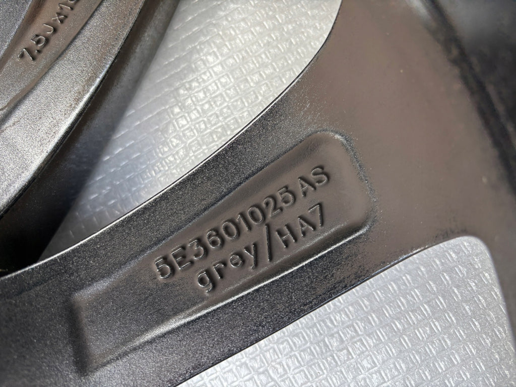 1x Alufelge 18 Zoll 7.5" 5x112 48ET Glanz Schwarz 5E3601025AG Skoda Octavia I FEL5154543294nv