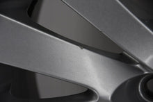 Load image into Gallery viewer, 1x Alufelge 18 Zoll 8.0" 5x120 30ET Glanz Silber 6775777 BMW 1 Rim Wheel FEL5682138207id