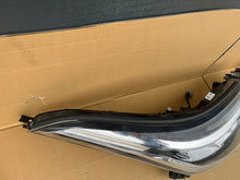 Laden Sie das Bild in den Galerie-Viewer, Frontscheinwerfer Toyota Chr 81110-F4180-00 Ein Stück (Rechts oder Links) SCH1596264800nk