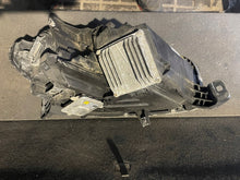 Load image into Gallery viewer, Frontscheinwerfer Mercedes-Benz W166 A1668202259 XENON Links Headlight